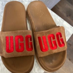 UGG slides/slippers size 7